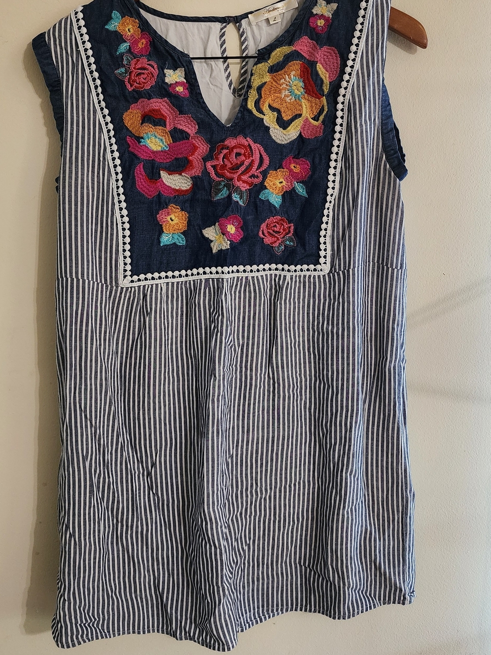Andrée by Unit Blue White Stripe Embroidered Floral Bib Tunic Top L